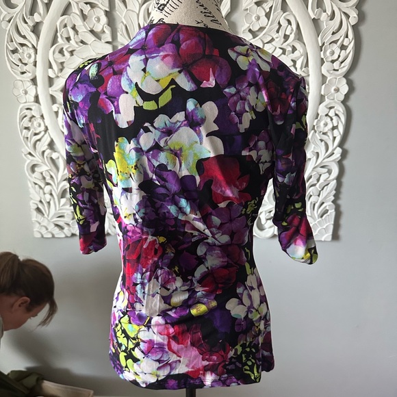 Women’s floral blouse - small - Picture 4 of 4